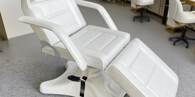 Hydraulic beauty salon chair for lash and brow services